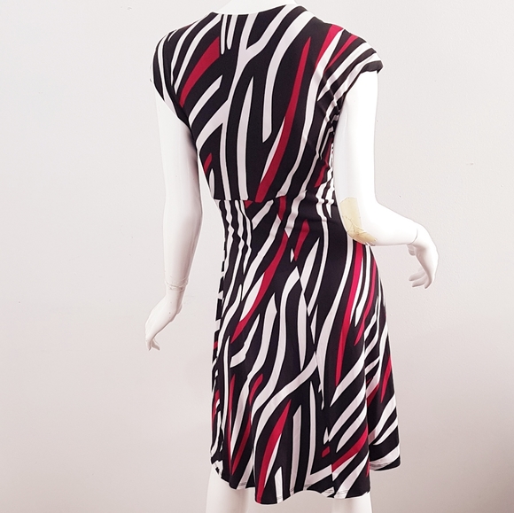 Cleo Bugandy, Black White Stunning Dress Size 8 (J) - Picture 2 of 4